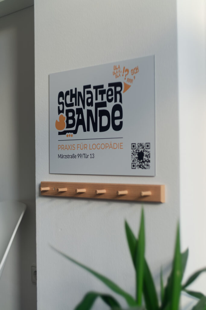 Praxisschild der Schnatterbande in Wien