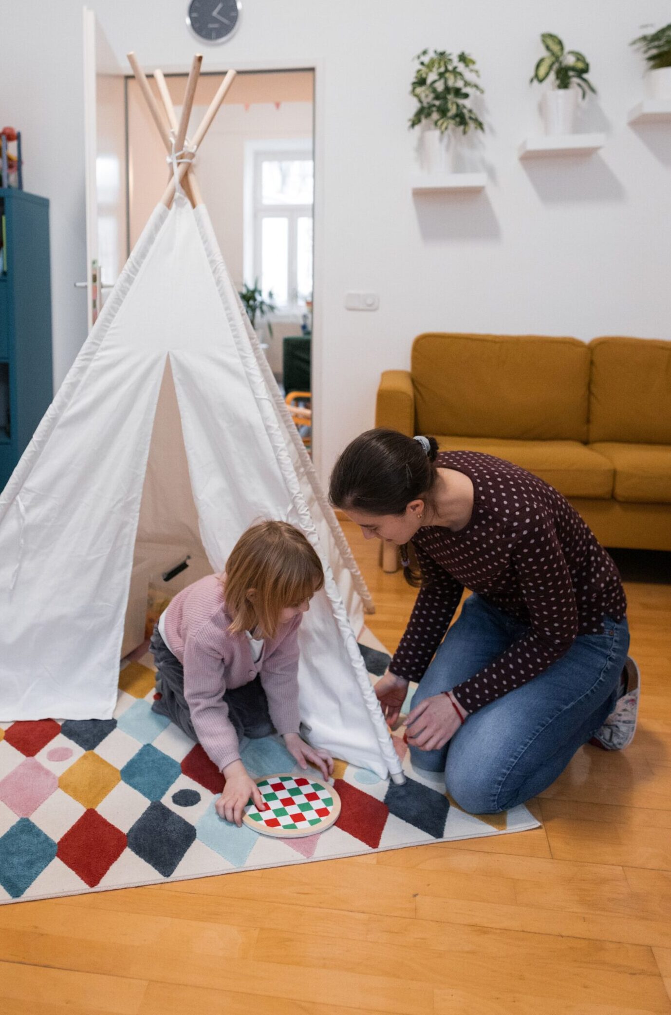 Logopädin Alethea Stattman bei der Therapie